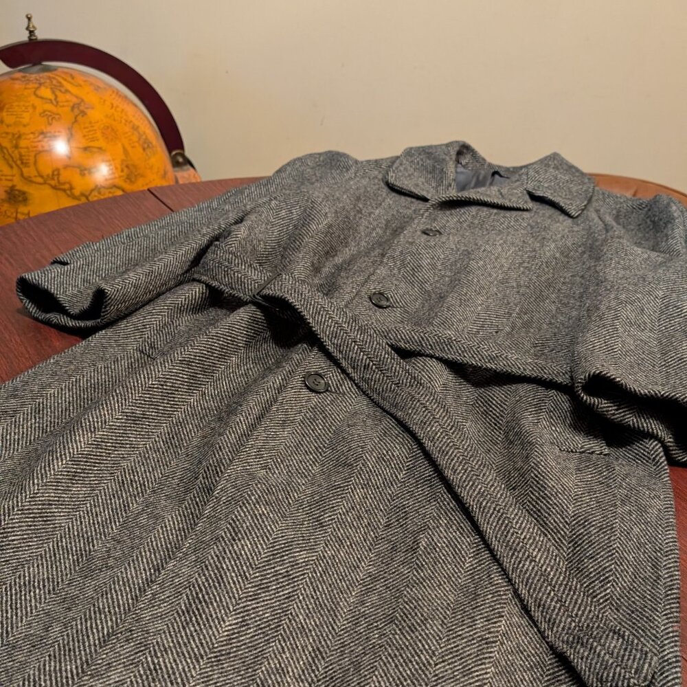 Vintage David Israel Herringbone Overcoat – Size Medium Short– Wool